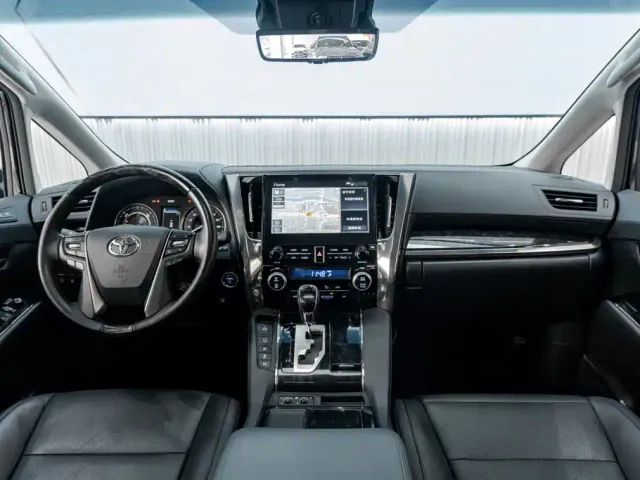 Toyota Vellfire — Фото автомобиля 15