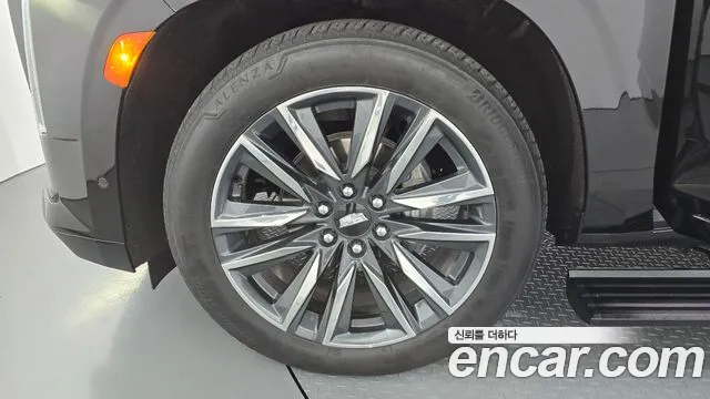 Cadillac Escalade 5th Gen — Фото автомобиля 5