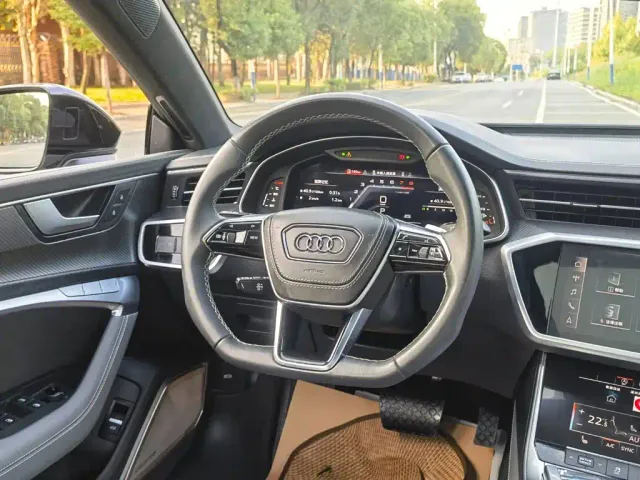Audi A7L — Фото автомобиля 11