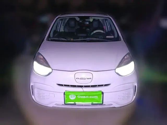 Roewe Clever — Фото автомобиля 2