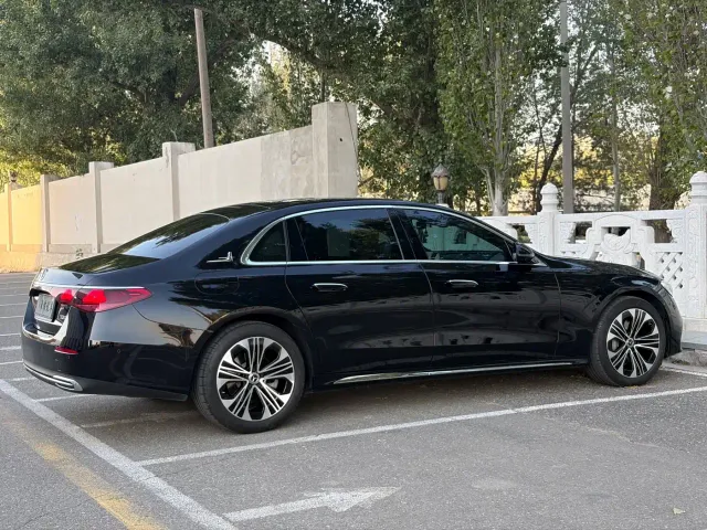 Mercedes-Benz E-Class — Фото автомобиля 21