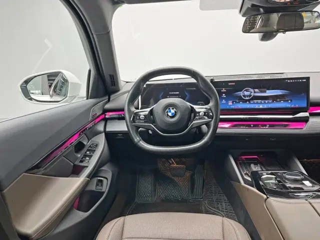 BMW 5 Series — Фото автомобиля 19