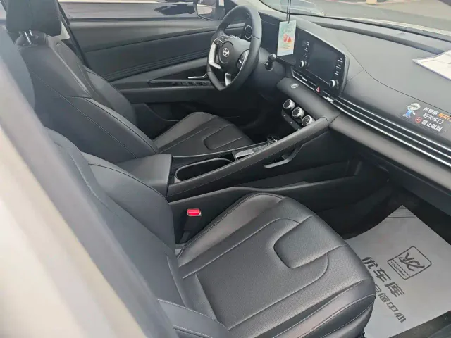 Hyundai Elantra 2023 1.5L CVT GLX Elite Edition — Фото автомобиля 13