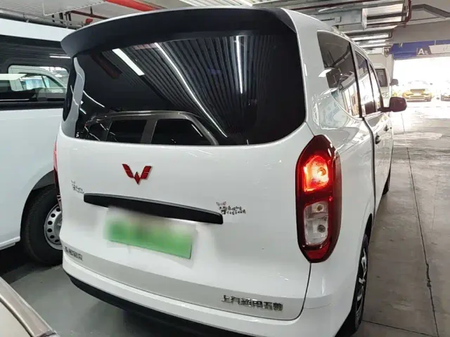Wuling Hongguang — Фото автомобиля 5