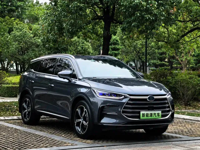 BYD Tang — Фото автомобиля 3