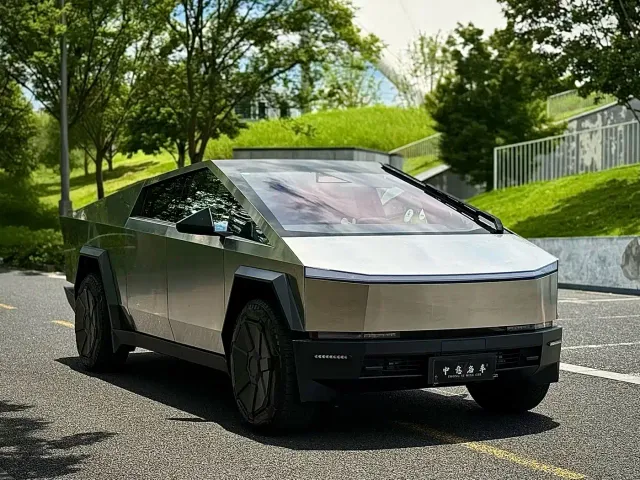 Tesla Cyber Off-Road Traveler — Фото автомобиля 3