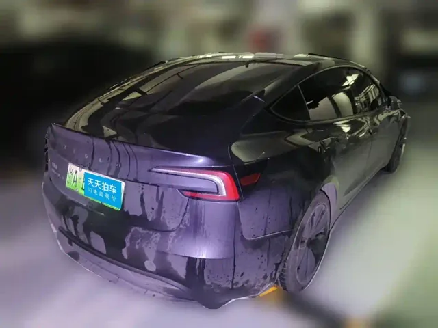 Tesla Model 3 — Фото автомобиля 2