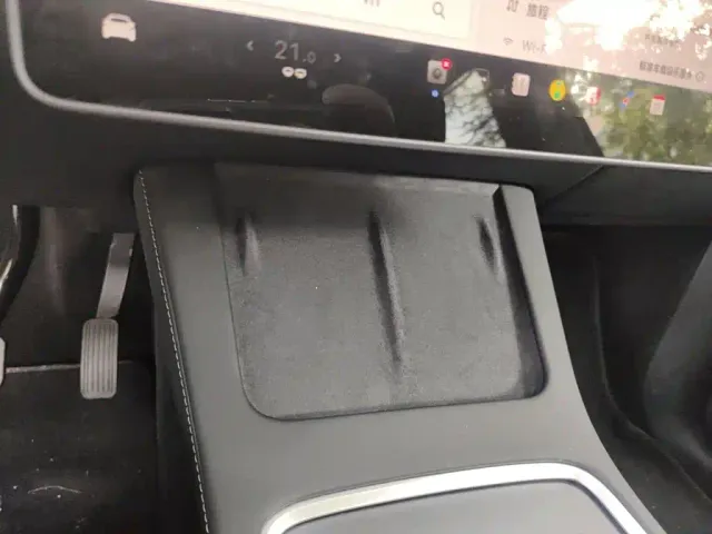 Tesla Model Y — Фото автомобиля 9