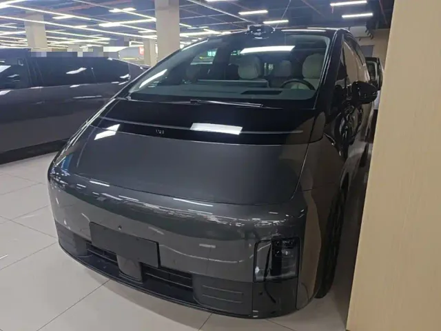 Фотография автомобиля — Li Auto MEGA