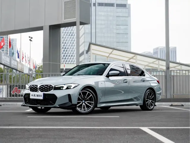 Фотография автомобиля — BMW 3 Series