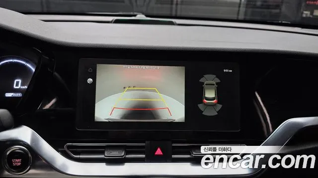 Kia Niro — Фото автомобиля 20