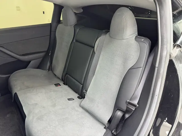 Tesla Model Y — Фото автомобиля 16