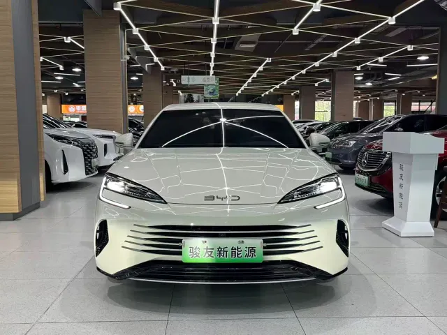 BYD Seal 07 DM-i — Фото автомобиля 2