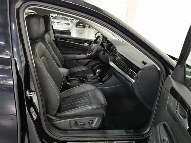 Volkswagen Passat — Фото автомобиля 23