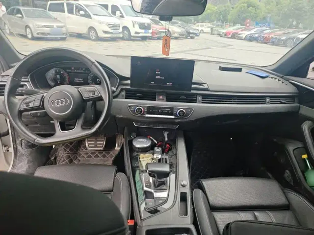 Audi A4L — Фото автомобиля 12