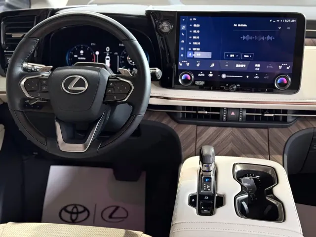 Lexus LM — Фото автомобиля 16