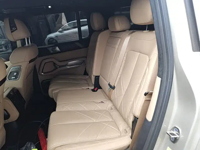 BYD FangChengBao Leopard 8 — Фото автомобиля 16