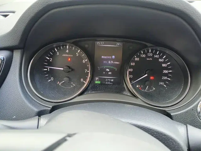 Nissan X-Trail — Фото автомобиля 4