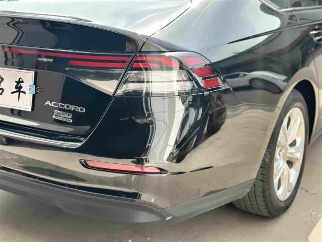 Honda Accord — Фото автомобиля 12