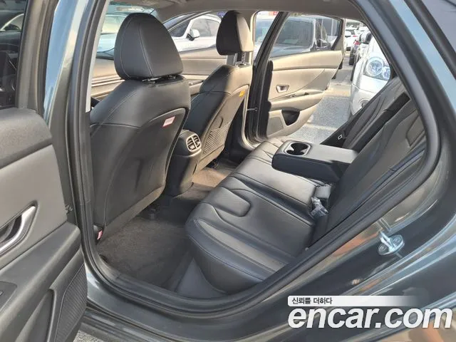 Hyundai Avante CN7 — Фото автомобиля 10