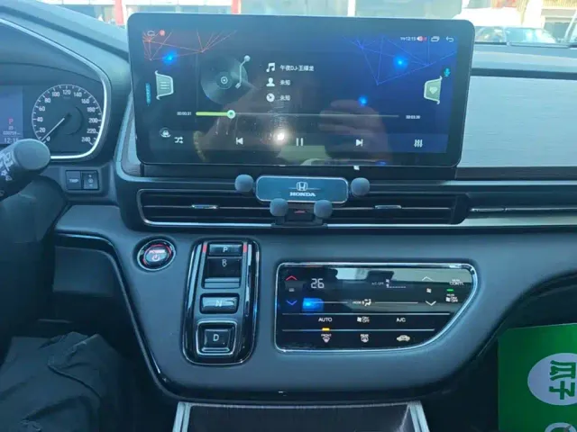 Honda Odyssey — Фото автомобиля 12