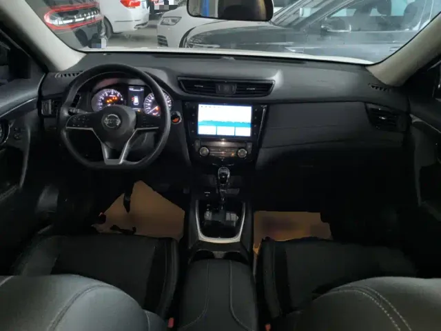 Nissan X-Trail — Фото автомобиля 6