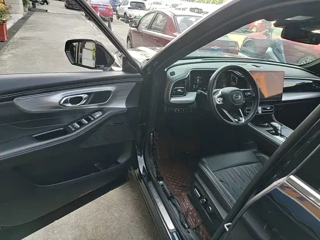 GAC Trumpchi GS8 — Фото автомобиля 15
