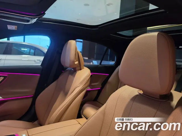 Mercedes-Benz E-Class — Фото автомобиля 19