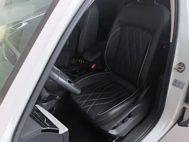 Volkswagen Tiguan L — Фото автомобиля 10