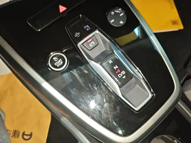 Audi Q4 e-tron — Фото автомобиля 13