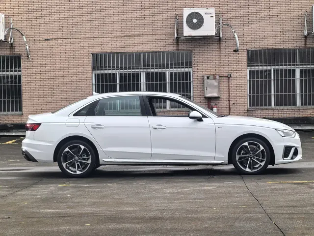 Audi A4L — Фото автомобиля 6