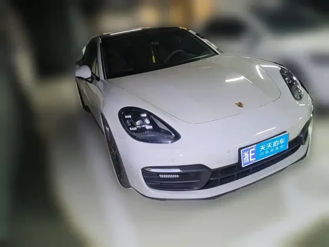 Porsche Panamera — Фото автомобиля 3