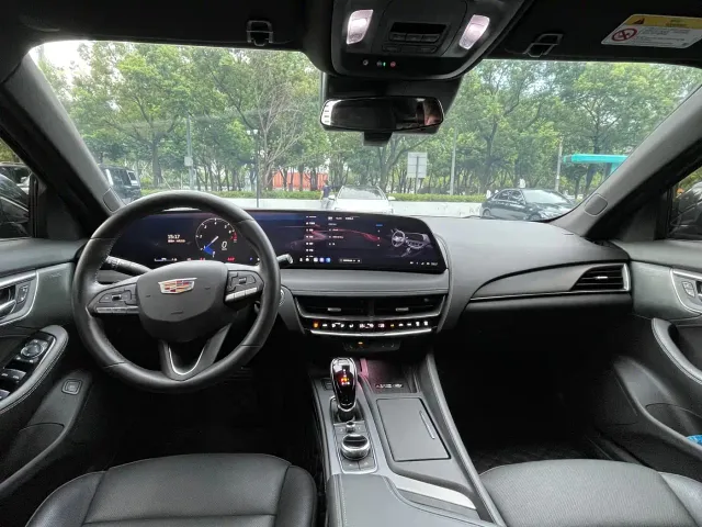Cadillac CT5 — Фото автомобиля 14
