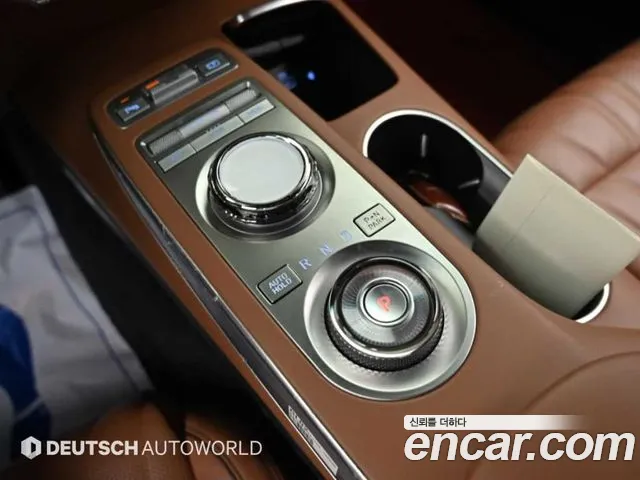 Genesis GV70 — Фото автомобиля 9