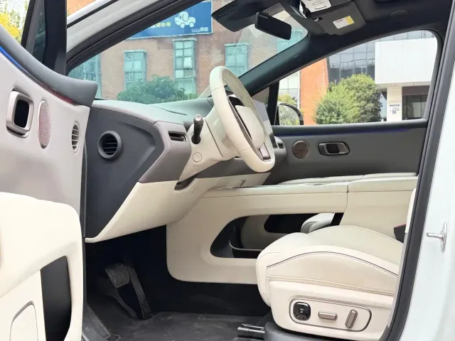 Li Auto i6 — Фото автомобиля 8