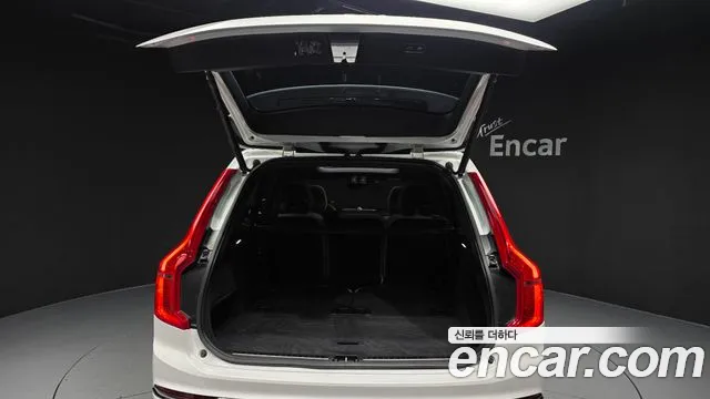 Volvo XC90 — Фото автомобиля 26