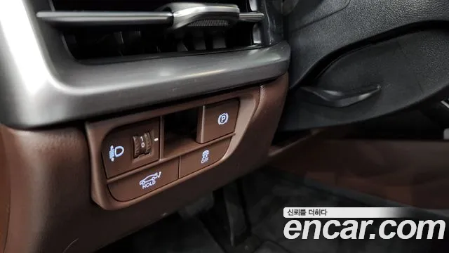 Hyundai Grandeur Grandeur (GN7) 2.5 Бензин 2WD — Фото автомобиля 17