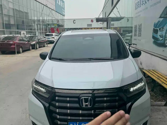 Honda Elysion — Фото автомобиля 4