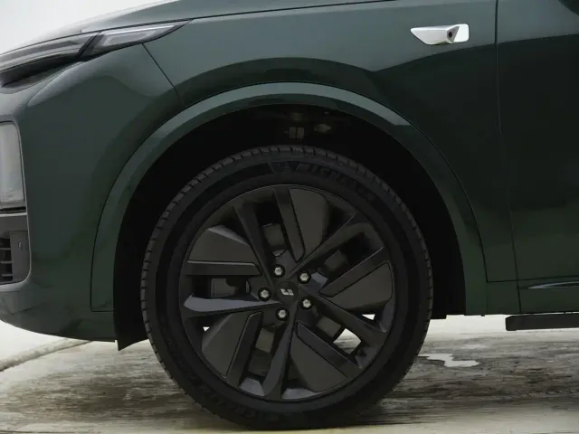 Li Auto Li Xiang L9 2023 Model Pro — Фото автомобиля 20
