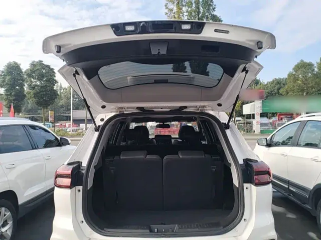 Chery Tiggo 8 — Фото автомобиля 18