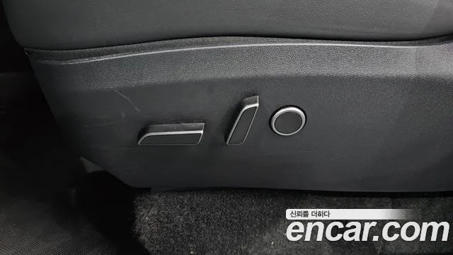 Tesla Model Y — Фото автомобиля 27
