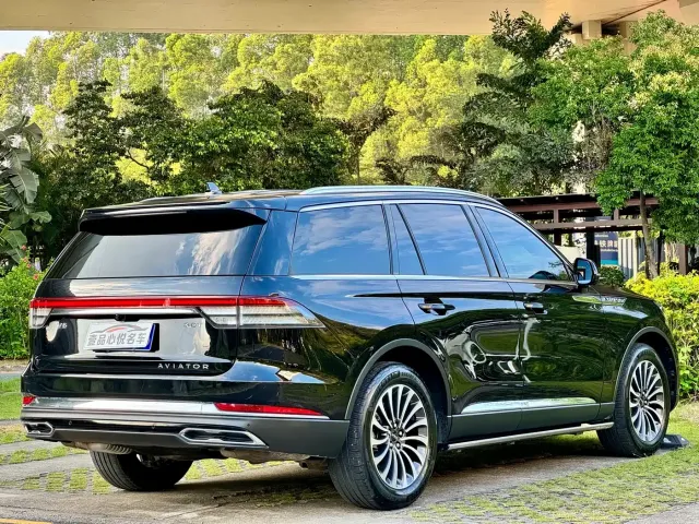 Lincoln Aviator — Фото автомобиля 15