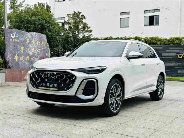 Фотография автомобиля — Audi Q5L