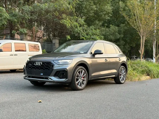 Фотография автомобиля — Audi Q5L