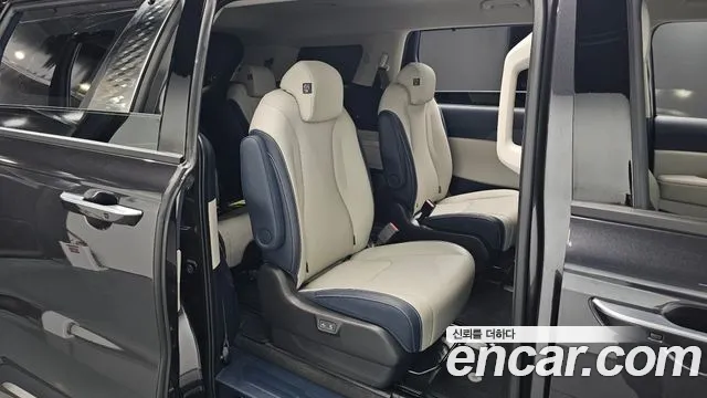 Kia Carnival Generation 4 — Фото автомобиля 16