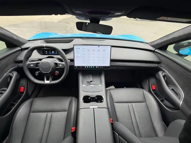 Xiaomi SU7 — Фото автомобиля 3
