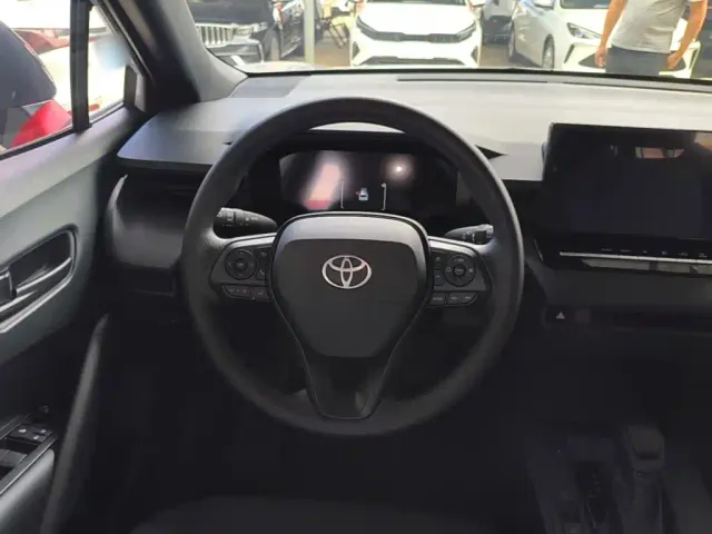 Toyota Corolla Cross — Фото автомобиля 10