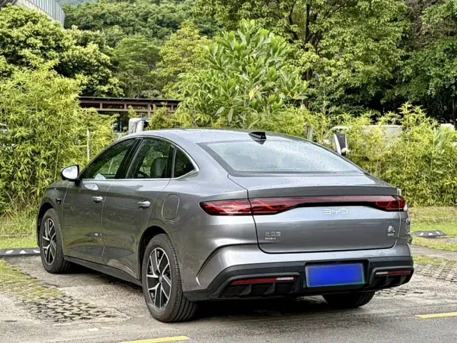 BYD Qin L — Фото автомобиля 11