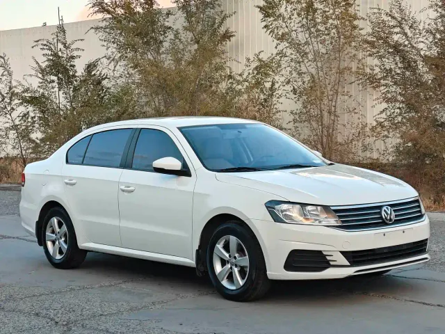 Volkswagen Lavida — Фото автомобиля 2