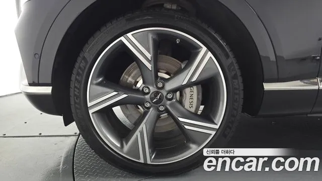 Фотография автомобиля — Genesis GV80 2.5T Бензин AWD